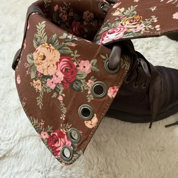 Dr. Marten Triumph floral fold over combat boots size 8 - Picture 9 of 11